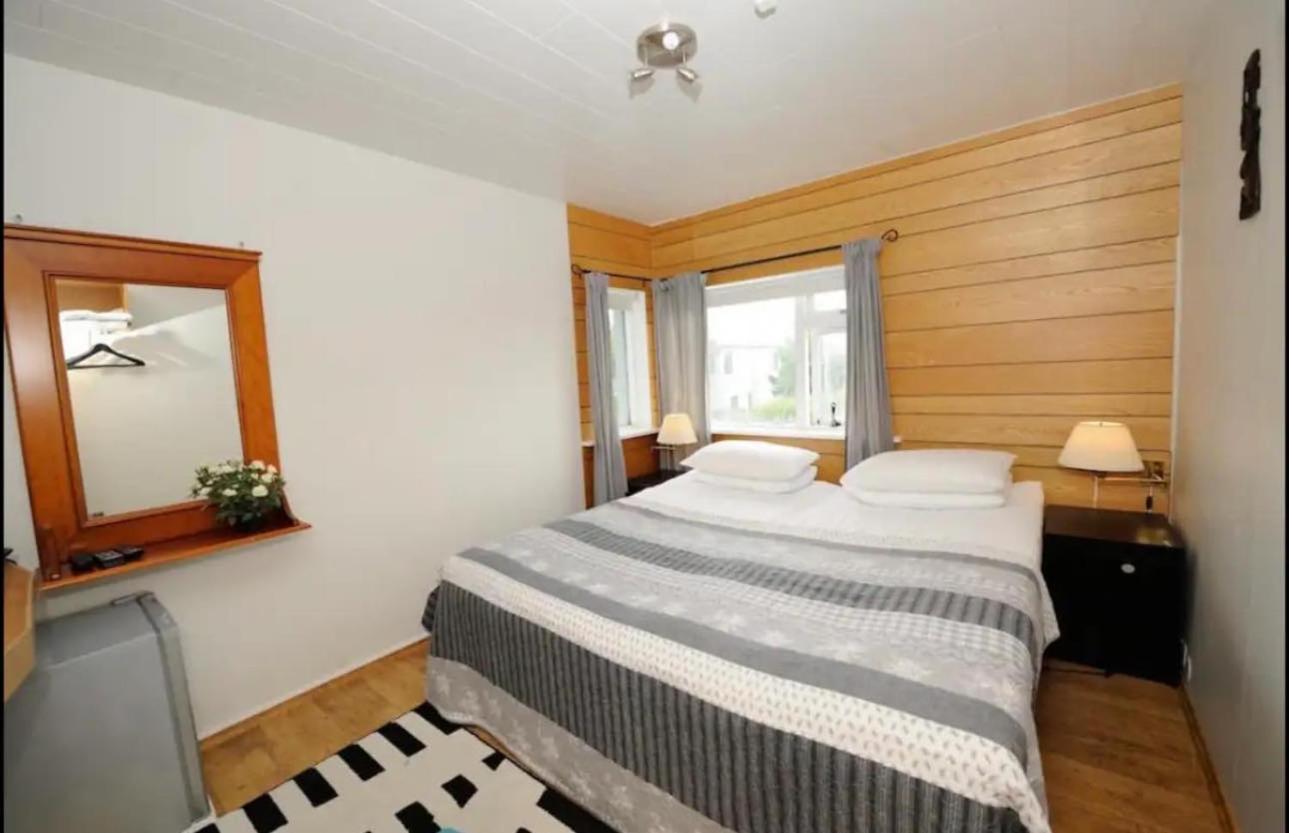 Dream Guesthouse Vik i Myrdal ภายนอก รูปภาพ